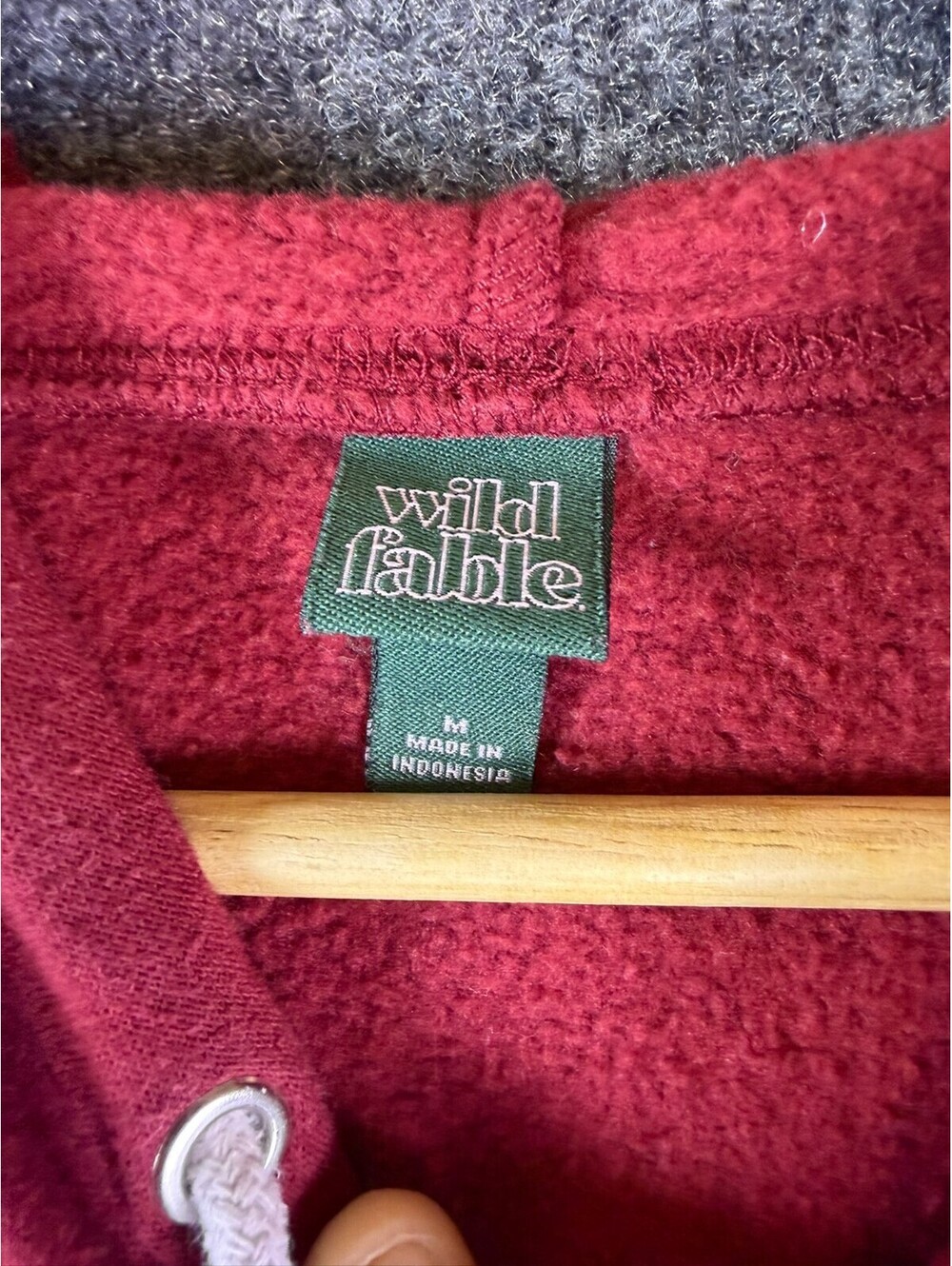 Wild Fable Womens Cropped Hoodie Sweatshirt Size M Maroon Red Raw Hem - Picture 5 of 6